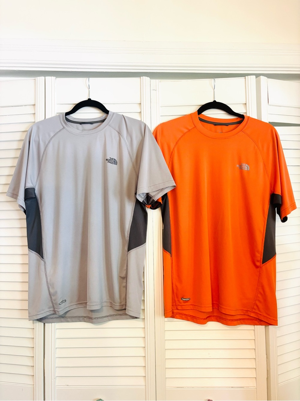 Lot of 2 North Face Vapor Wick Quick-Dry Short Sleeve T Shirts Medium